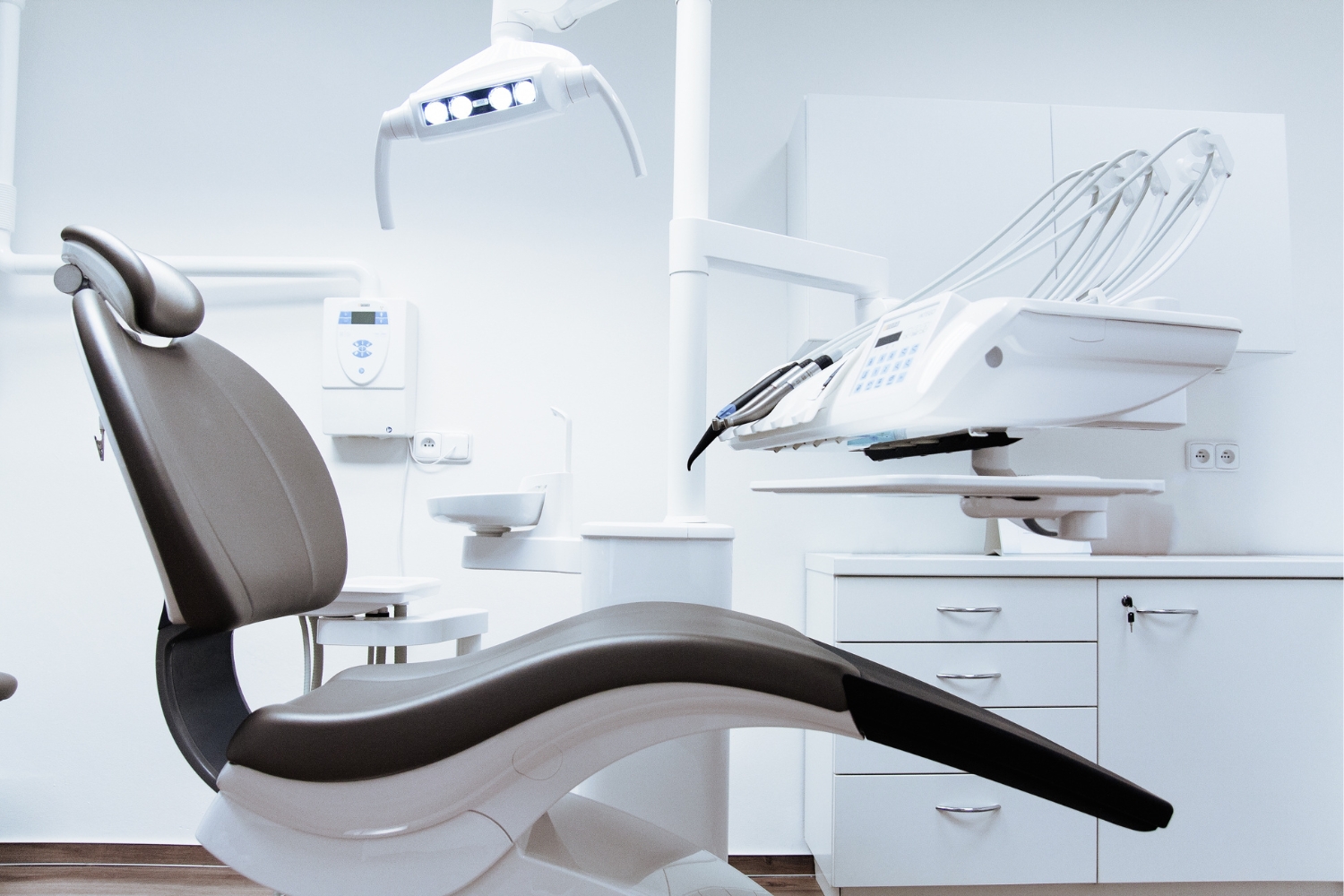 What to Look for When Visiting an Emergency Dentist